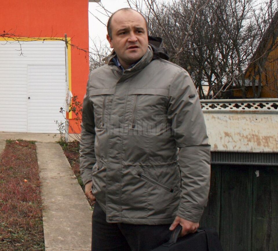 Sarmis Câmpulungeanu a fost ales ieri în funcția de președinte al Camerei Executorilor Judecătorești de pe lângă Curtea de Apel Suceava Sarmis Câmpulungeanu a fost ales ieri în funcția de președinte al Camerei Executorilor Judecătorești de pe lângă Curtea de Apel Suceava