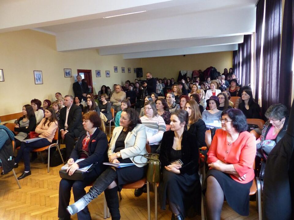 200 de lucrări înscrise la sesiunea interjudețeană de referate și comunicări a Casei Corpului Didactic 200 de lucrări înscrise la sesiunea interjudețeană de referate și comunicări a Casei Corpului Didactic