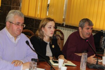 Valeriu Iftime, acționar la Thermonet, alături de repretentantul AGA al societății de termoficare a Sucevei, Raluca Roșca, a explicat planurile de investiții de anul acesta