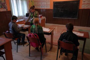La școala din Lunca, miercuri au fost prezenți trei elevi