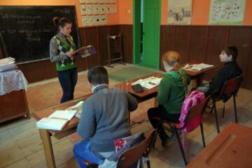 Școală cu șase elevi în comuna Zamostea