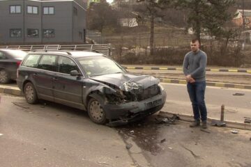 Autoturismul VW implicat în accident