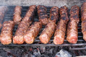 Mititei din trei feluri de carne