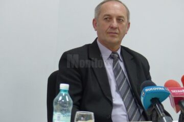 Prof. Valentin Ianoș - directorul CCS Suceava