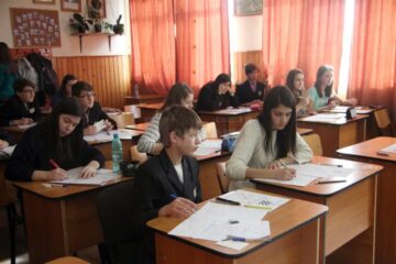 Din cei 7.618 elevi înscriși în clasa a VIII-a din școlile județului, 7.265 au susținut ieri testarea