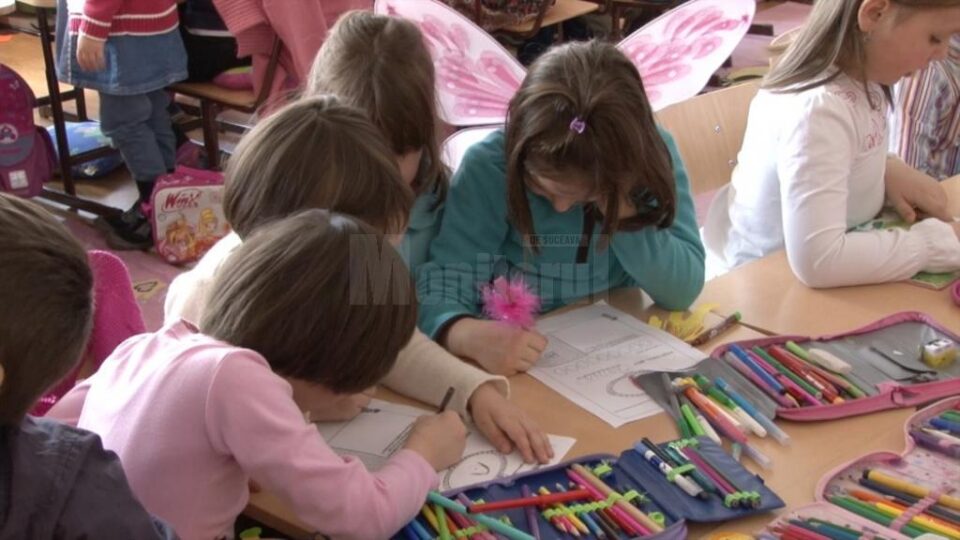 Școlile vor alege o zi în care copii și părinți vor vizita unitatea