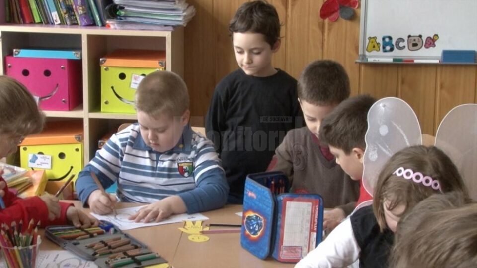 Școlile vor alege o zi în care copii și părinți vor vizita unitatea