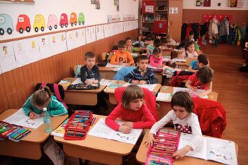 Elevi la clasa pregătitoare