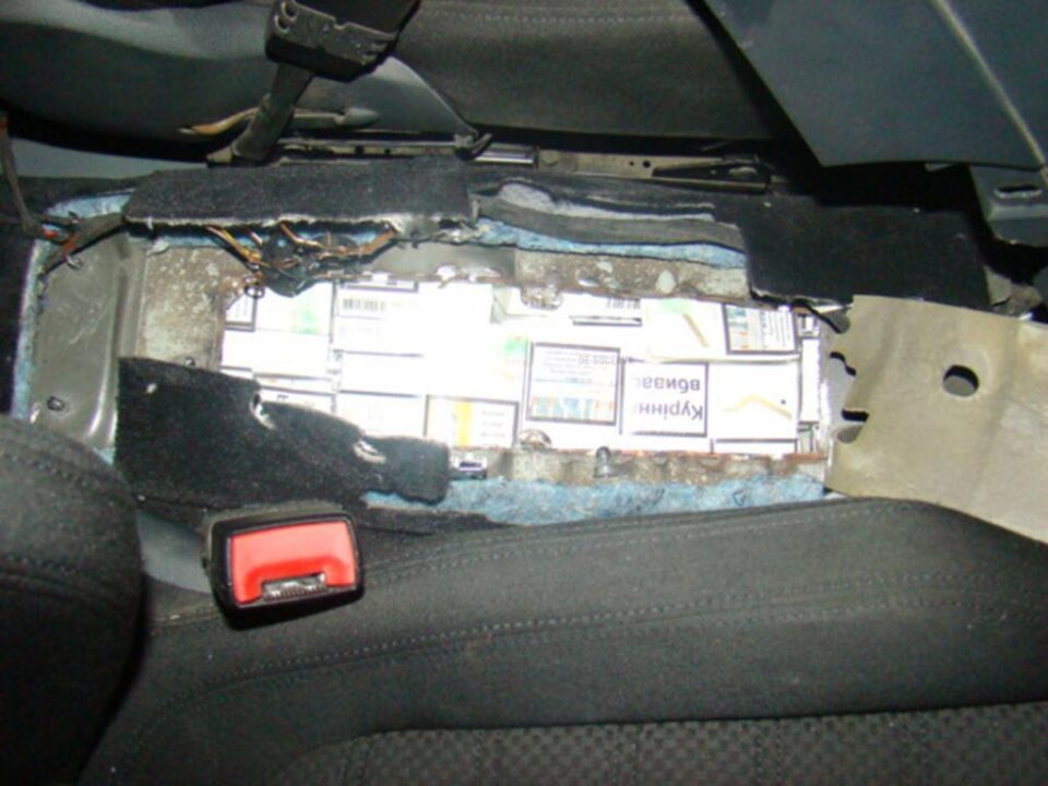 Volkswagen „antifonat” cu pachete de țigări