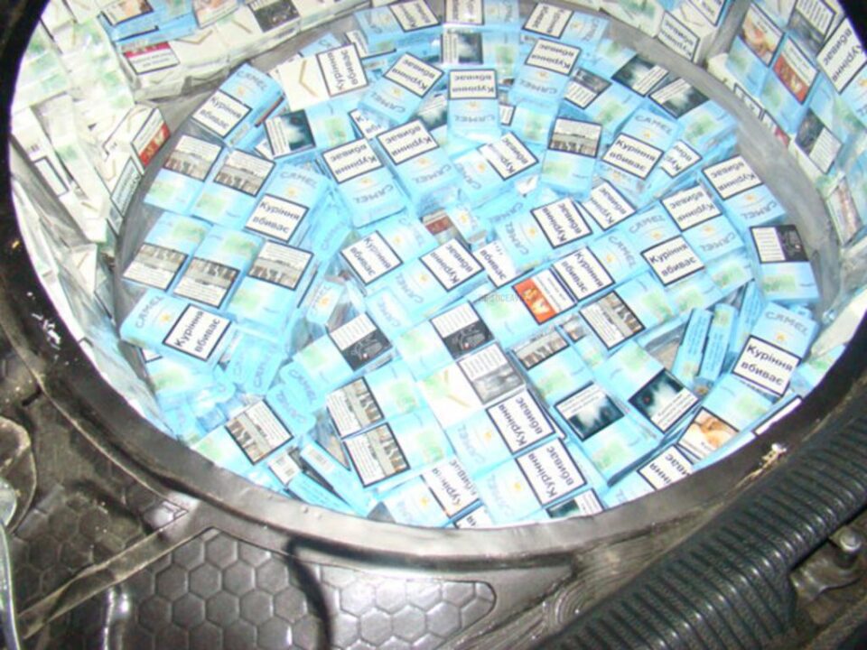 Volkswagen „antifonat” cu pachete de țigări Volkswagen „antifonat” cu pachete de țigări