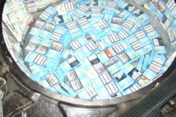 Volkswagen „antifonat” cu pachete de țigări