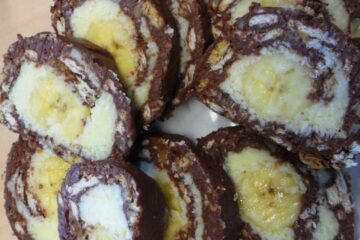 Rulada de biscuiți cu banane (Lacrima de elefant). Foto: pinterest.com