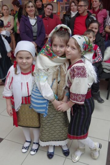 400 de elevi au participat la cea de-a IV-a ediție a Proiectului „Călători în lumea lui Creangă”