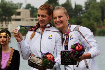 Elena Meroniac (dreapta) și Roxana Borha, cu medaliile de argint cucerite la Baku, la Jocurile Europene