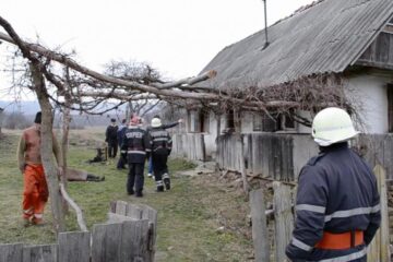 Tragedia s-a petrecut ieri, în jurul orei 13.40, în satul Lipoveni, comuna Mitocu Dragomirnei