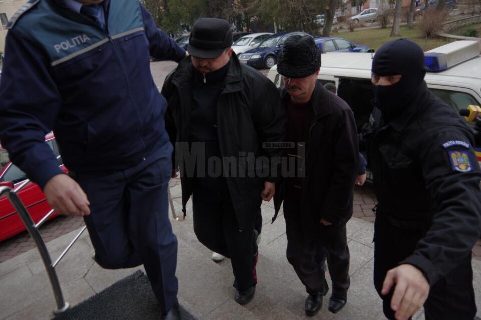 Doi dintre polițiștii trimiși în judecată pentru luare de mită și abuz în serviciu