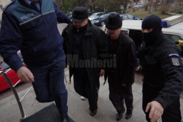 Doi dintre polițiștii trimiși în judecată pentru luare de mită și abuz în serviciu