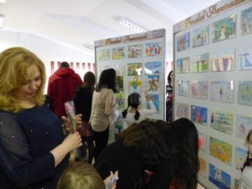 Sute de preșcolari, premiați pentru creațiile realizate în cadrul Concursului „Penelul Fermecat”, faza zonală Suceava