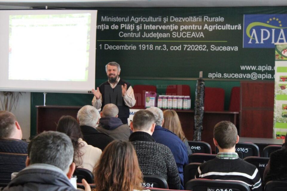 Dr. ing. Nelu Orlaie le-a expus agricultorilor suceveni oportunitățile de dezvoltare a unor afaceri de succes Dr. ing. Nelu Orlaie le-a expus agricultorilor suceveni oportunitățile de dezvoltare a unor afaceri de succes