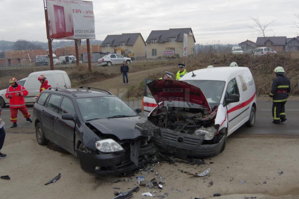 Accident cu patru răniți, dintre care doi copii, între Suceava și Ipotești