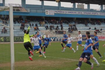 Partida dintre Rapid și Farul Constanța, disputată miercuri după-amiază, pe stadionul Areni, s-a încheiat nedecis, 2-2