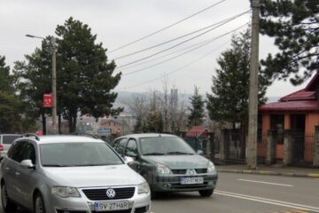 „Spinări de măgar” montate la cele mai periculoase treceri de pietoni din Suceava