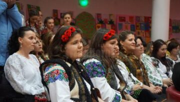 Expoziții de artă plastică, lansări de carte, recitaluri de poezie, momente folclorice la Casa de Cultură din Cajvana