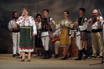 Solista Gheorghina Gușulei, originară din ținutul Bucovinei de Nord – Ucraina
