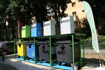 Pubelele subterane, soluția civilizată pentru a scăpa de mirosurile și mizeriile de pe străzile Sucevei, blocate de contestații