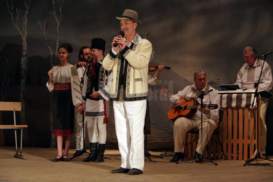 Solistul Anton Achiței, unul dintre marii rapsozi de valoare ai cântecului popular românesc