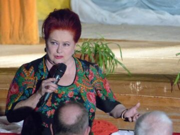Momente savuroase de umor oferite sucevenilor de îndrăgiții actori Stela Popescu și Alexandru Arșinel