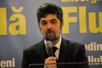 Candidatul PNL la Primăria Fălticeni, lansat sub semnul iubirii și al florii de nu-mă-uita
