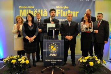 Candidatul PNL la Primăria Fălticeni, lansat sub semnul iubirii și al florii de nu-mă-uita