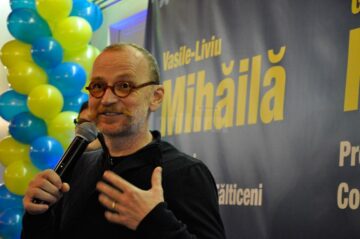 Candidatul PNL la Primăria Fălticeni, lansat sub semnul iubirii și al florii de nu-mă-uita