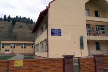 Școala din Poiana Micului