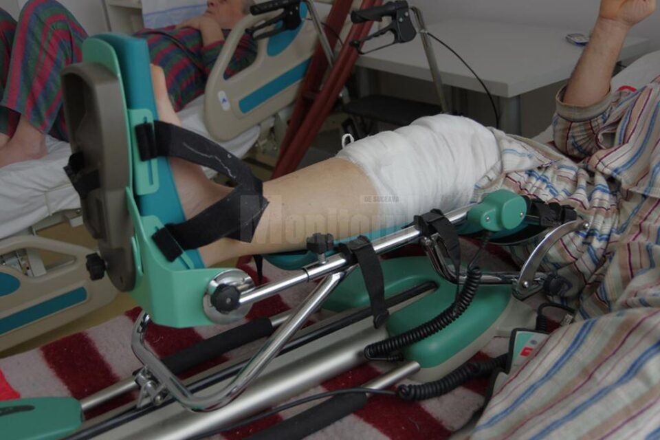 Prima operație de protezare a genunchiului, efectuată cu succes la Spitalul de Urgență din Suceava