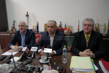 Alexandru Băișanu alături de Ovidiu Milici și Ovidiu Șvarț