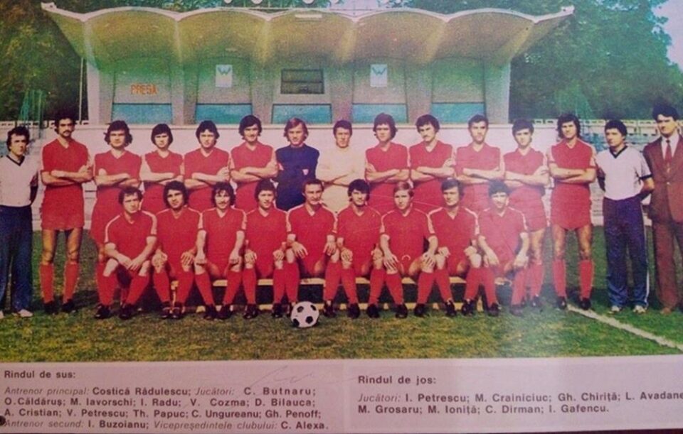 Lorin Avadanei, cu mingea la picior, la CSM Suceava 1980. Foto: www.gsp.ro