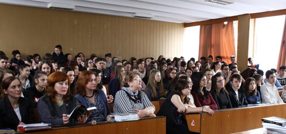 Lansare de carte la Colegiul Economic “Dimitrie Cantemir”