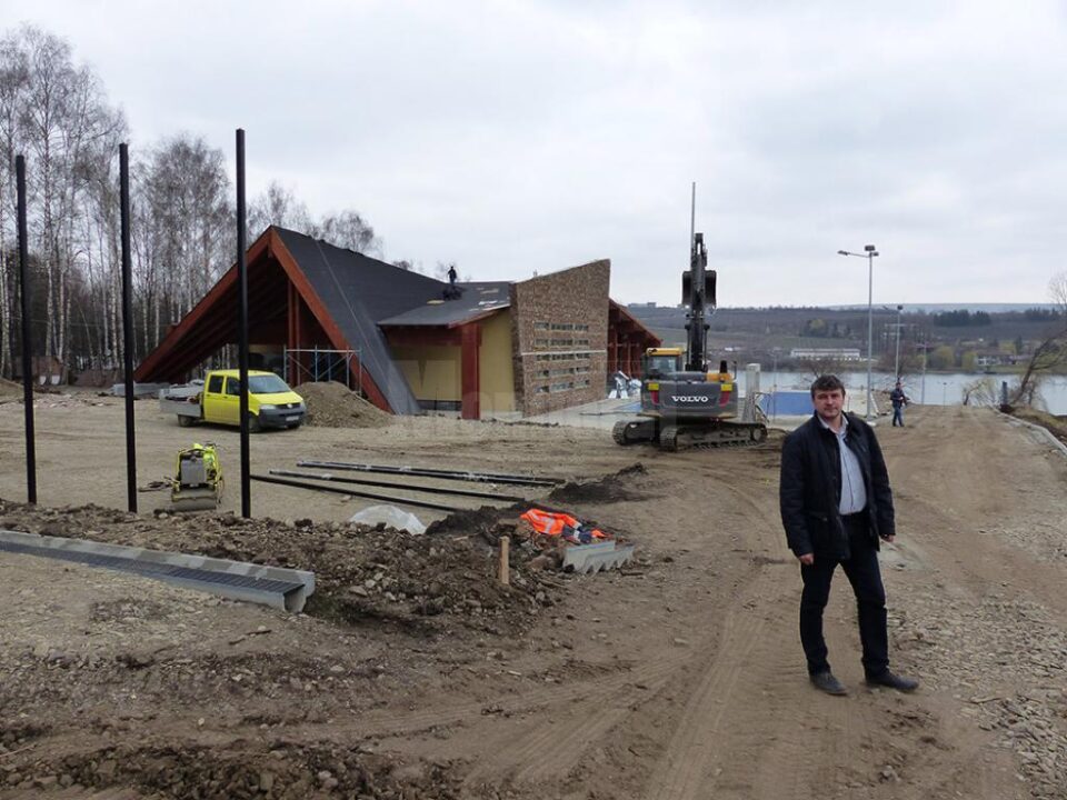 Complexul de agrement Nada Florilor din Fălticeni va fi finalizat în luna aprilie 2016