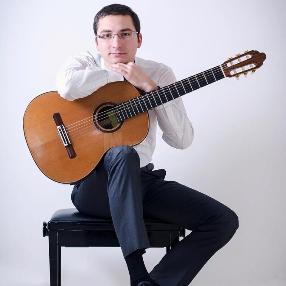 Chitaristul Dan Alexandru Arhire