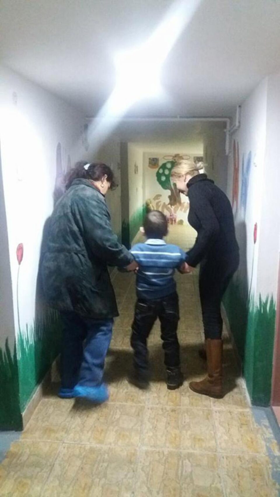 Doi copii diagnosticați cu tetrapareză spastică au nevoie urgent de intervenții chirurgicale la o clinică din Chișinău