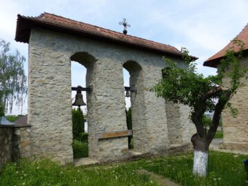Covorul fermecat de Siret a zburat din oraș cu peste 4.000 de locuitori