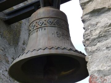 Covorul fermecat de Siret a zburat din oraș cu peste 4.000 de locuitori