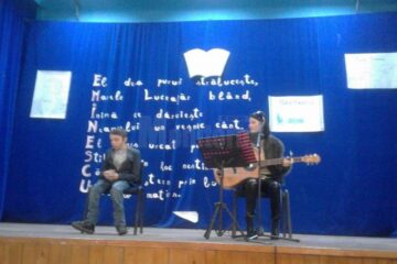 Spectacol caritabil de folk și poezie, la Moldovița