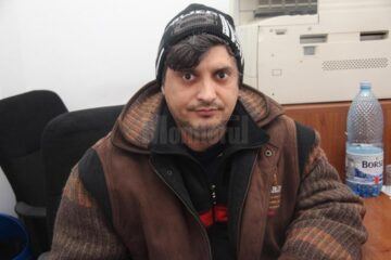 Ioan Ghimiș le transmite celor care l-au ajutat mulțumirile sale, ale soției și ale fiicei sale Ioana