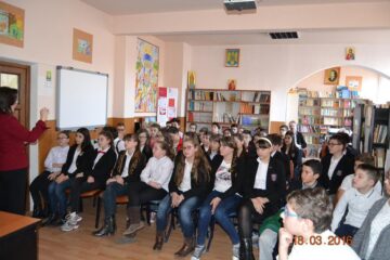 Discuții pe teme financiar-bancare cu elevii din județ