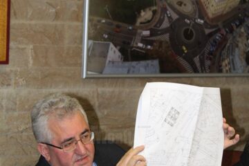 Primarul Ion Lungu a prezentat ieri cele zece locații propuse pentru amenajarea parcărilor supraterane