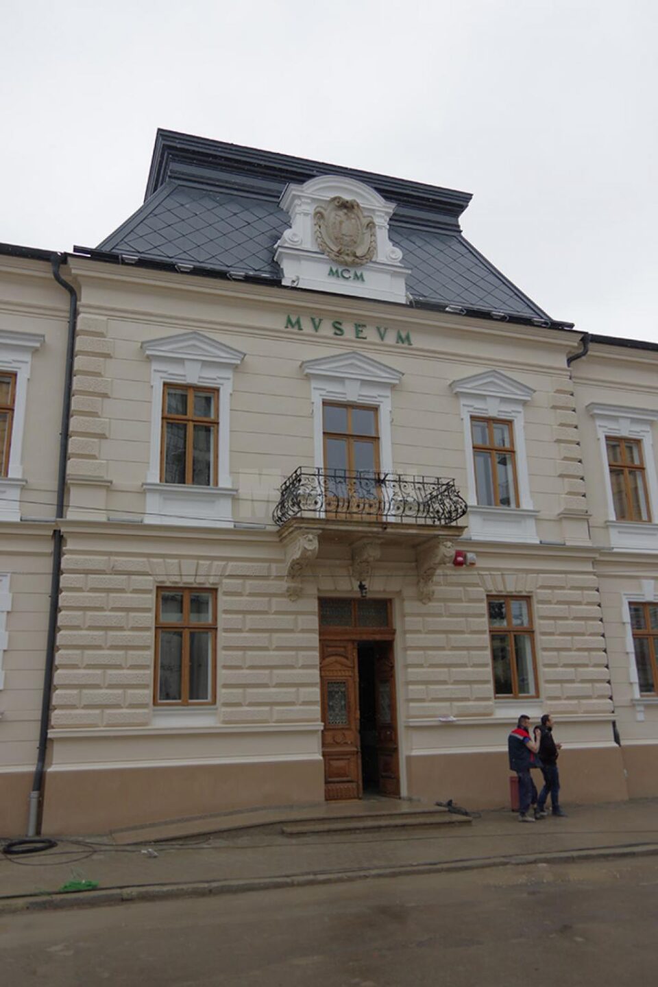 Clădirea restaurată a Muzeului de Istorie din cadrul Muzeului Bucovinei a fost recepționată miercuri fără obiecțiuni Clădirea restaurată a Muzeului de Istorie din cadrul Muzeului Bucovinei a fost recepționată miercuri fără obiecțiuni