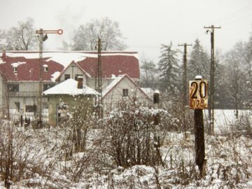 Șefii de la CFR, primarii și starețul Mănăstirii Putna s-au pus de acord pentru ca trenurile să ajungă din nou la Putna
